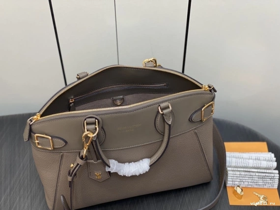 WIS VUITTON LOCK LOUIS IT MM 0910